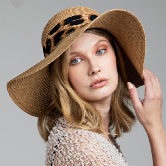 SABRINA LOVES SUMMER STRAW FLOPPY HAT - Picture 1 of 8